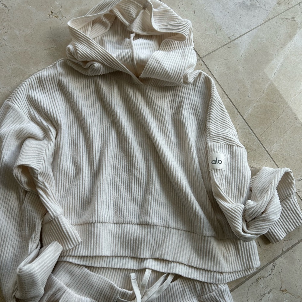Alo Ribbed Cream Hoodie